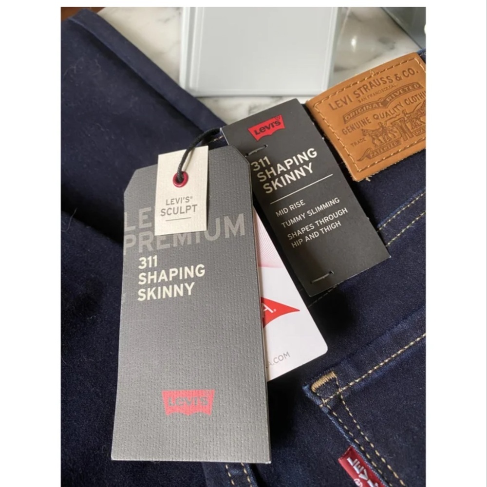 Jeans - Picture 6 of 9